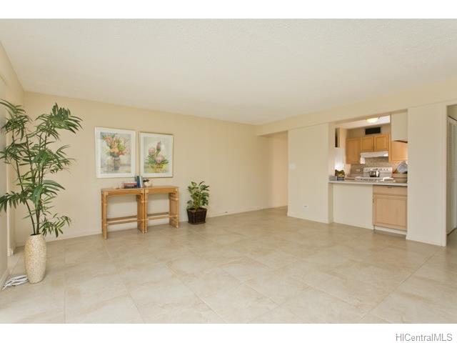2575 Kuhio Avenue  Unit 1702