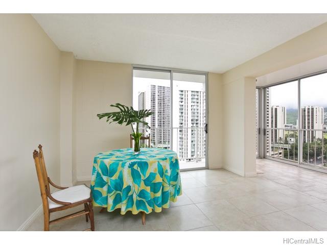 2575 Kuhio Avenue  Unit 1702
