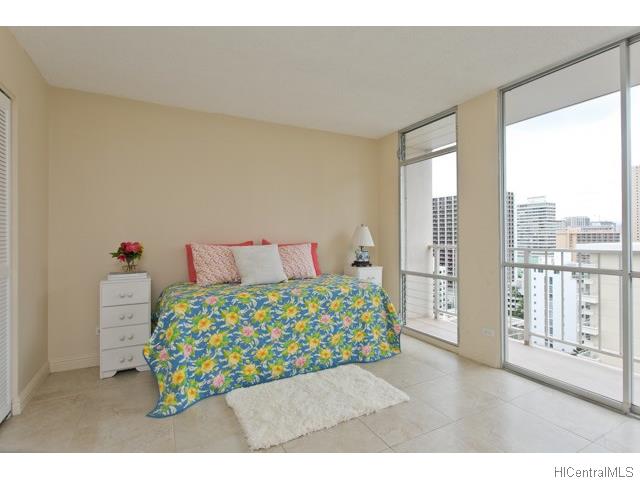 2575 Kuhio Avenue  Unit 1702