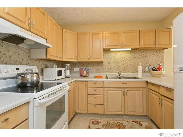 2575 Kuhio Avenue  Unit 1702