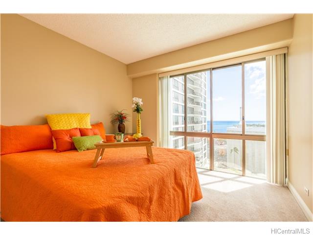 225 Queen Street  Unit 14A