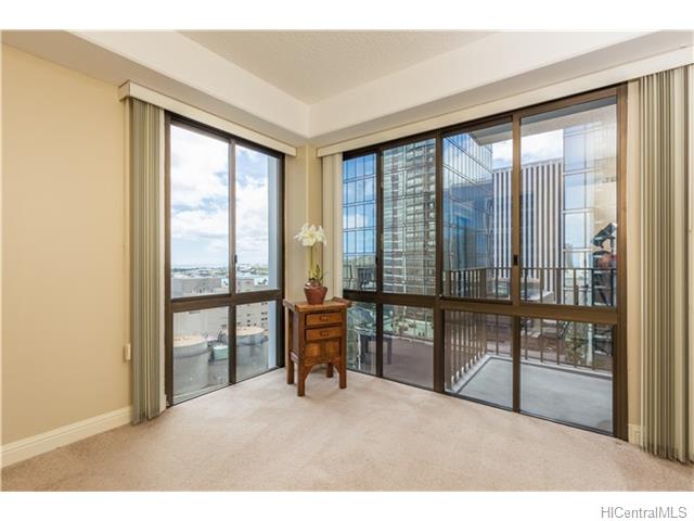 225 Queen Street  Unit 14A