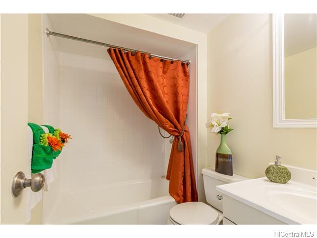225 Queen Street  Unit 14A