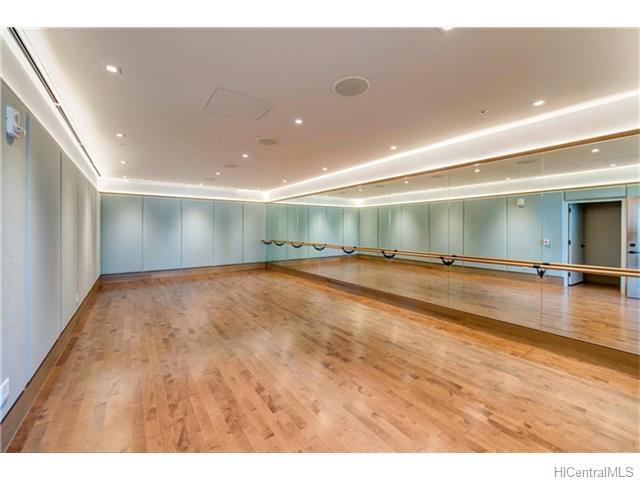 383 Kalaimoku Street  Unit 3307