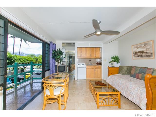 2957 Kalakaua Avenue  Unit 211