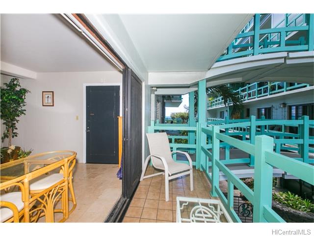 2957 Kalakaua Avenue  Unit 211