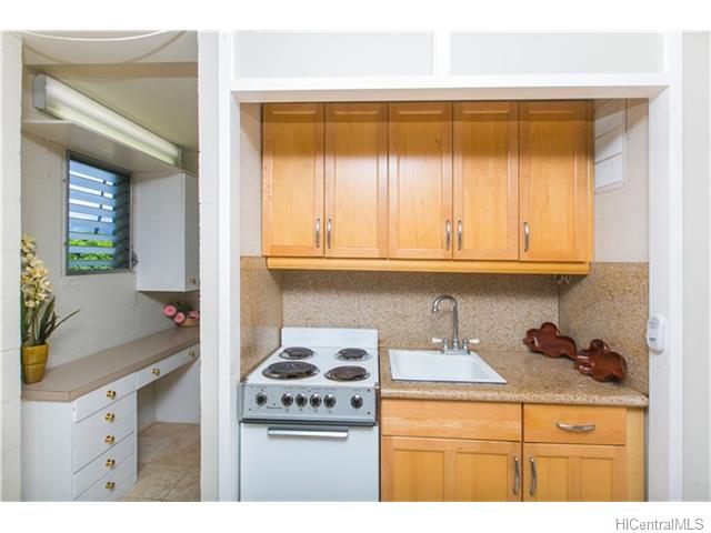 2957 Kalakaua Avenue  Unit 211