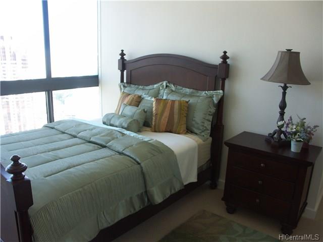 600 Queen Street  Unit 4005