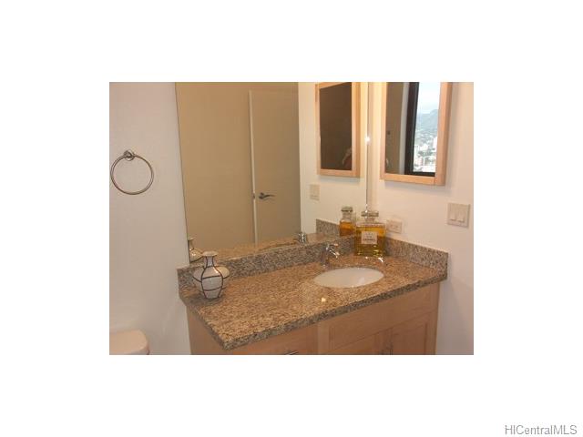 600 Queen Street  Unit 4005