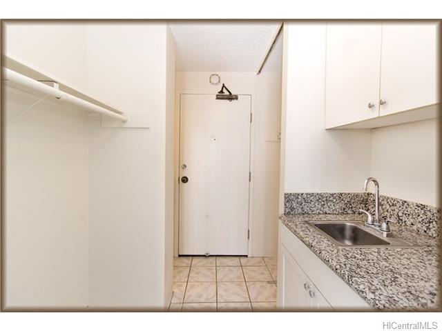 1920 Ala Moana Boulevard  Unit 712