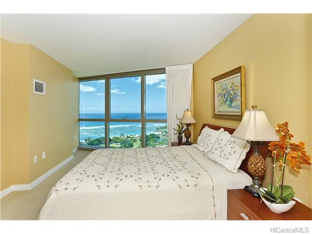 1177 Queen Street  Unit 3503