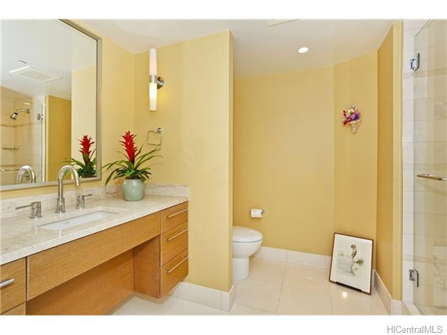 1177 Queen Street  Unit 3503