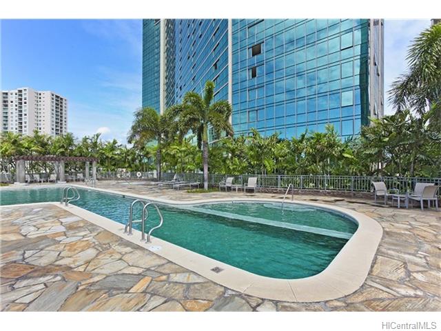 1177 Queen Street  Unit 3503