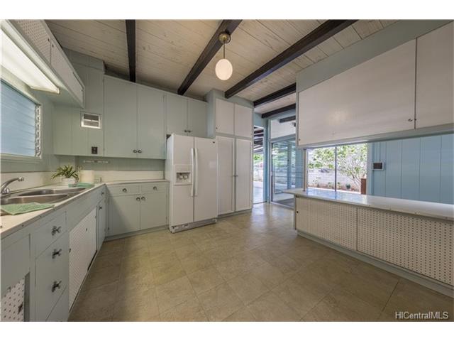 6085 Manukapu Place