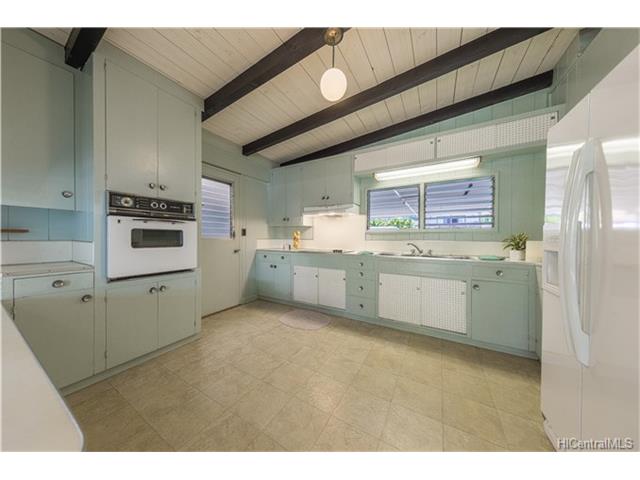 6085 Manukapu Place