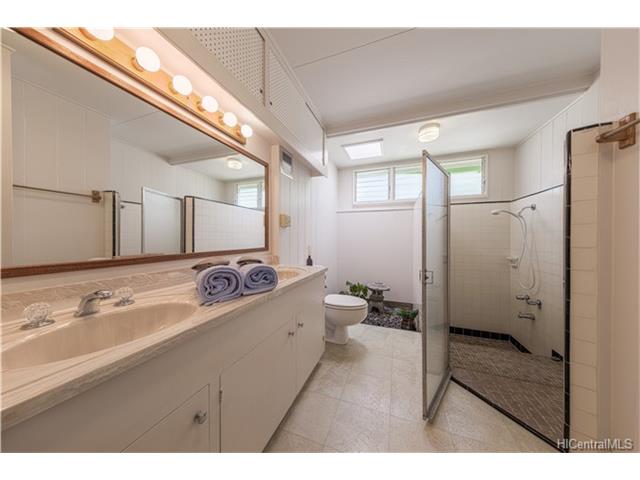 6085 Manukapu Place