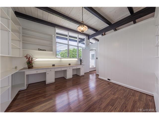 6085 Manukapu Place