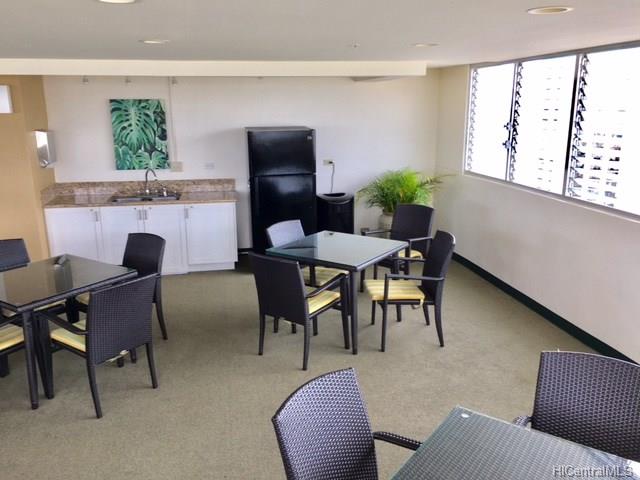 2427 Kuhio Avenue  Unit 1403