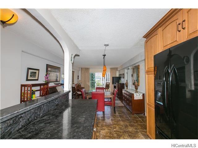 303 Liliuokalani Avenue  Unit 1104