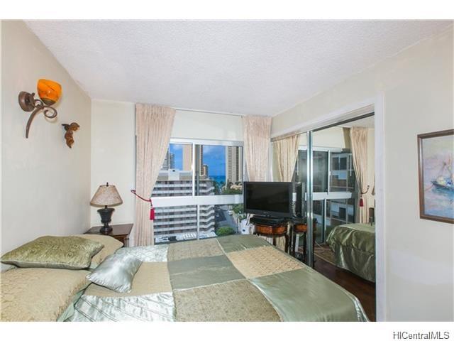 303 Liliuokalani Avenue  Unit 1104