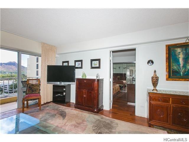 303 Liliuokalani Avenue  Unit 1104