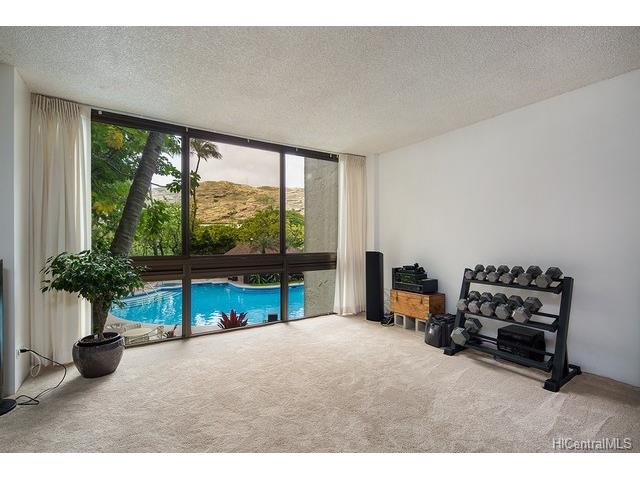 521 Hahaione Street  Unit 2/1F