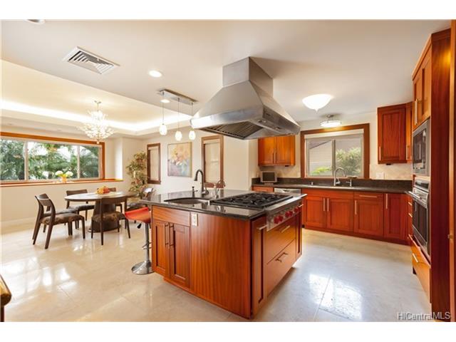 7096 Kalanianaole Highway