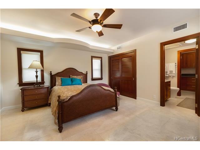 7096 Kalanianaole Highway