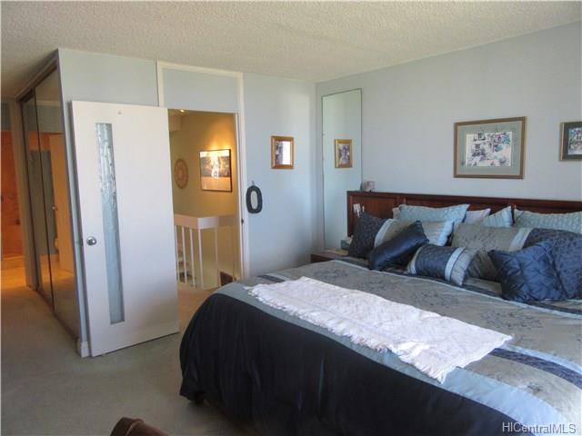 500 University Avenue  Unit 2204