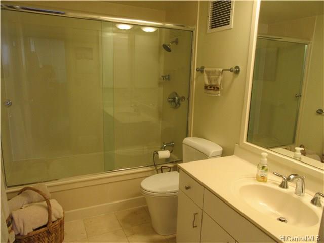 500 University Avenue  Unit 2204