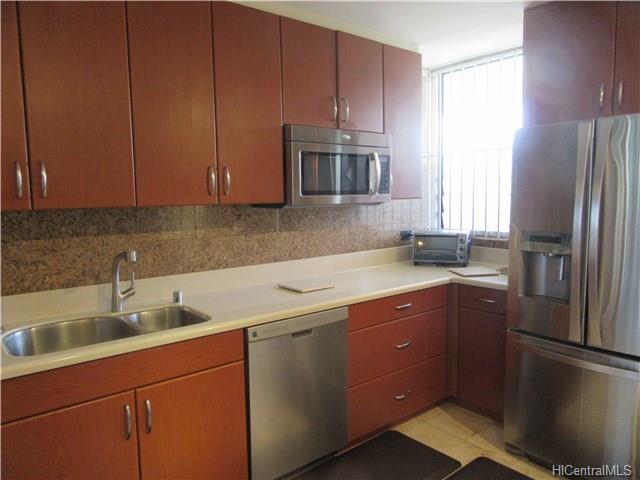 500 University Avenue  Unit 2204