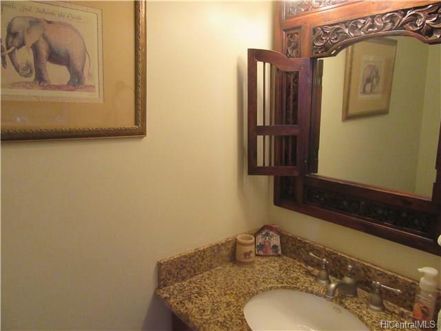 500 University Avenue  Unit 2204