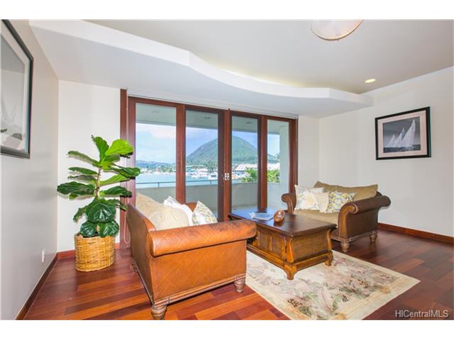 7096 Kalanianaole Highway