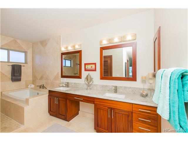 7096 Kalanianaole Highway