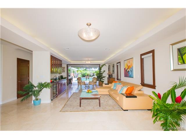 7096 Kalanianaole Highway