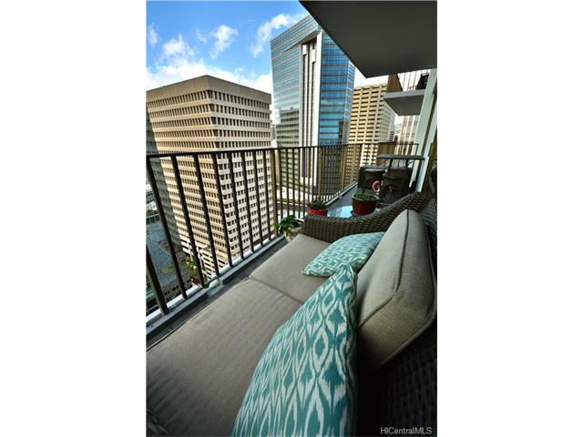 225 Queen Street  Unit 23E