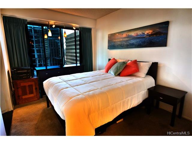 225 Queen Street  Unit 23E