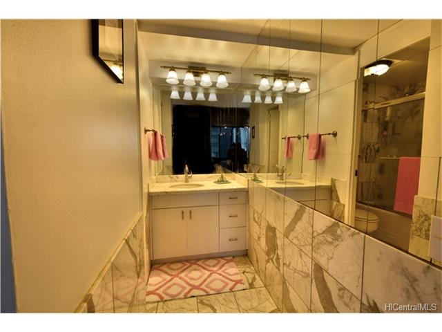 225 Queen Street  Unit 23E