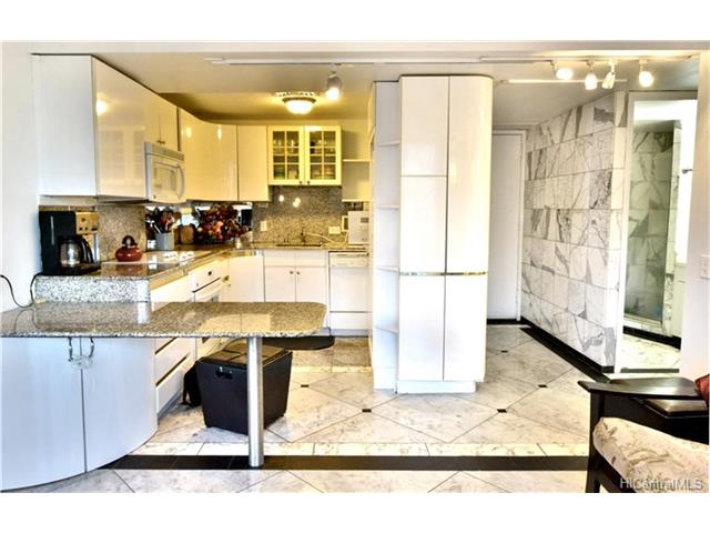 225 Queen Street  Unit 23E
