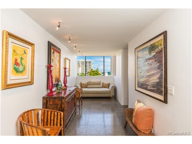 2895 Kalakaua Avenue  Unit 603-604