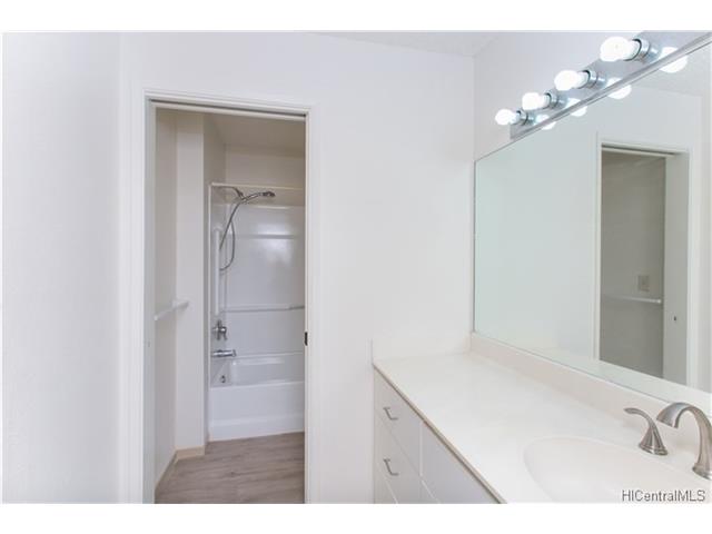 91-238 Hanapouli Circle  Unit 27H