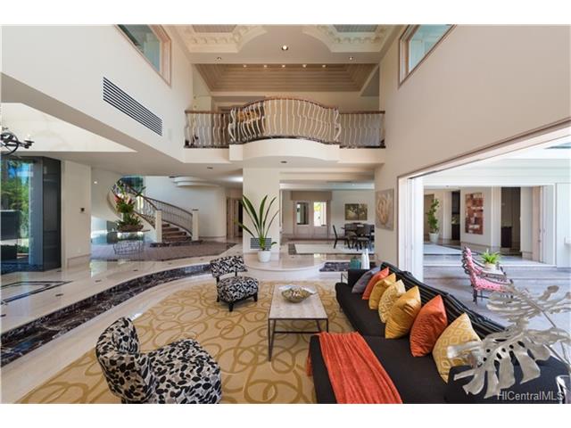 4504 Kahala Avenue