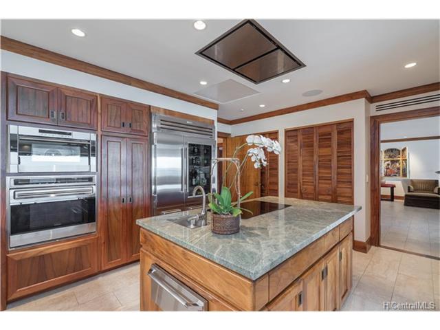 3165 Diamond Head Road  Unit 4