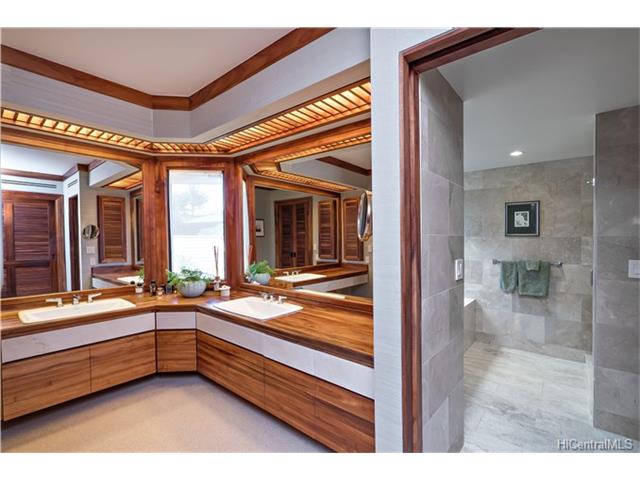 3165 Diamond Head Road  Unit 4