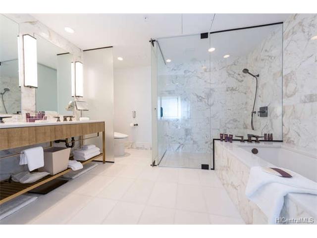 383 Kalaimoku Street  Unit 3307