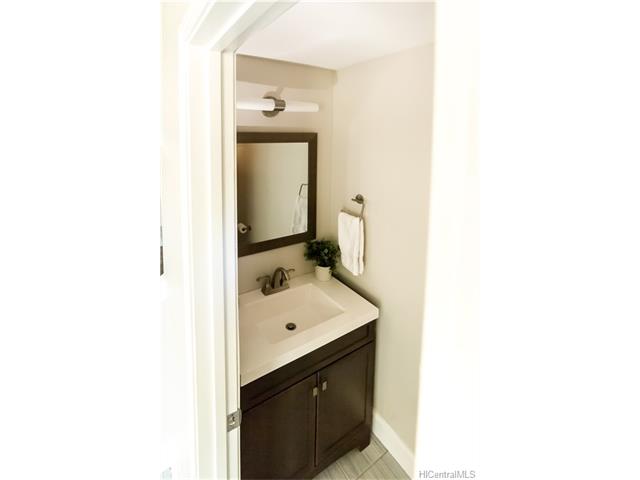 91-1018 Kaimalie Street  Unit R2