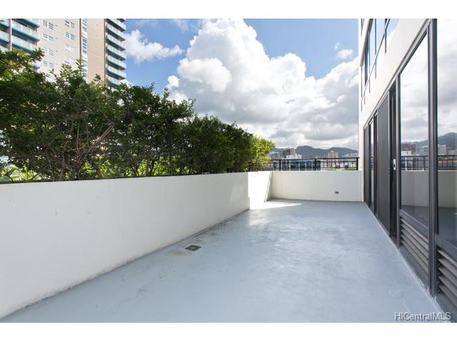 876 Curtis Street  Unit 605