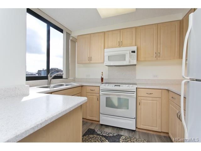 876 Curtis Street  Unit 605