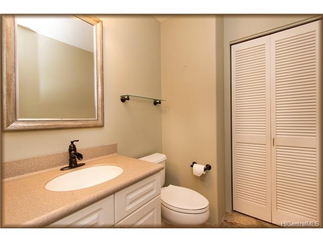 87-2201 Pakeke Street  Unit 65