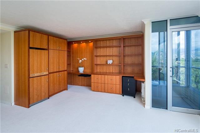 2979 Kalakaua Avenue  Unit 804